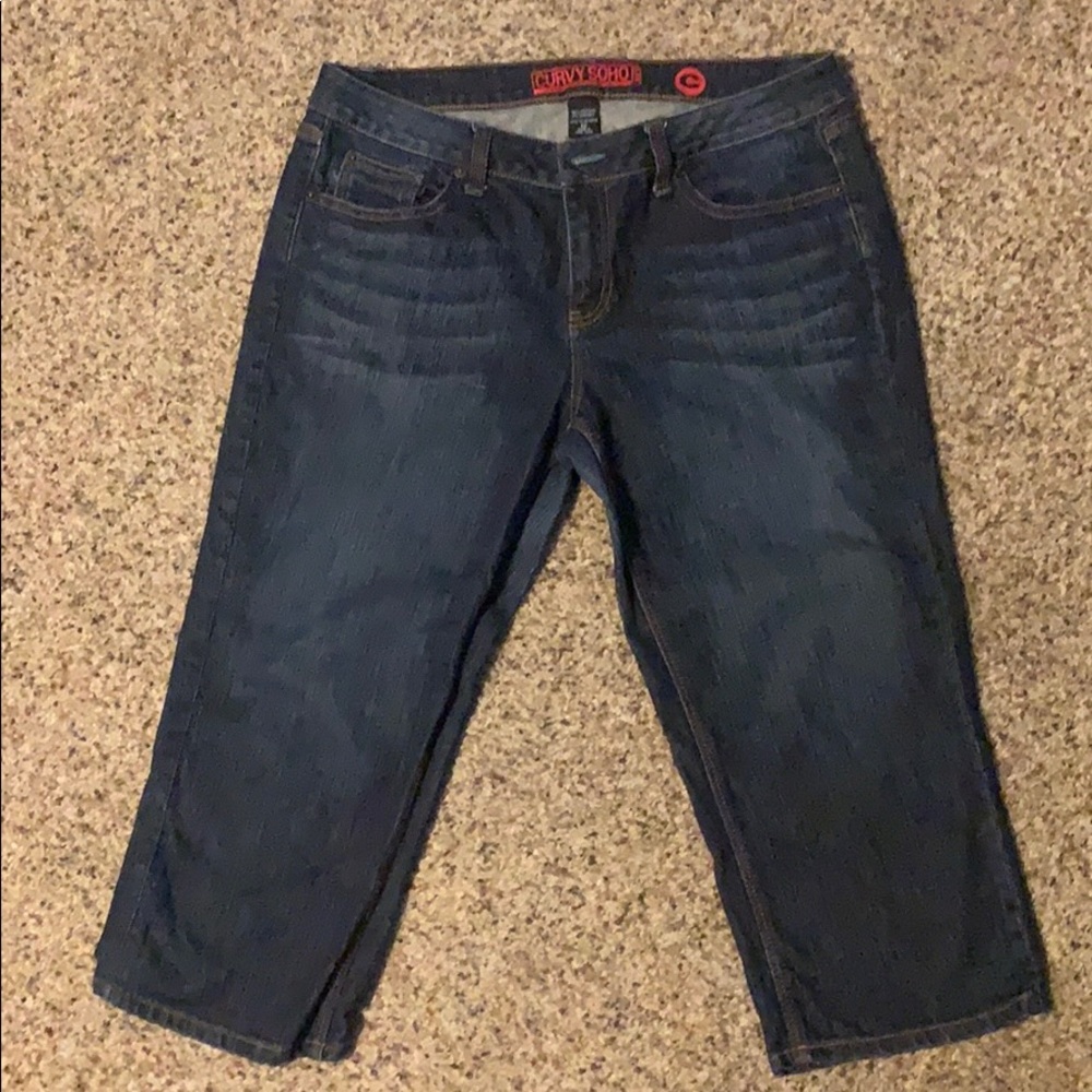Curvy capris